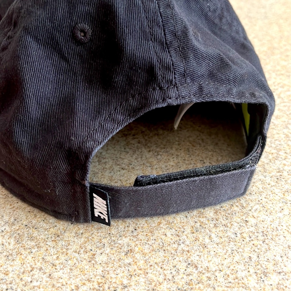 Toddler Nike Swoosh Hat - Picture 2 of 4